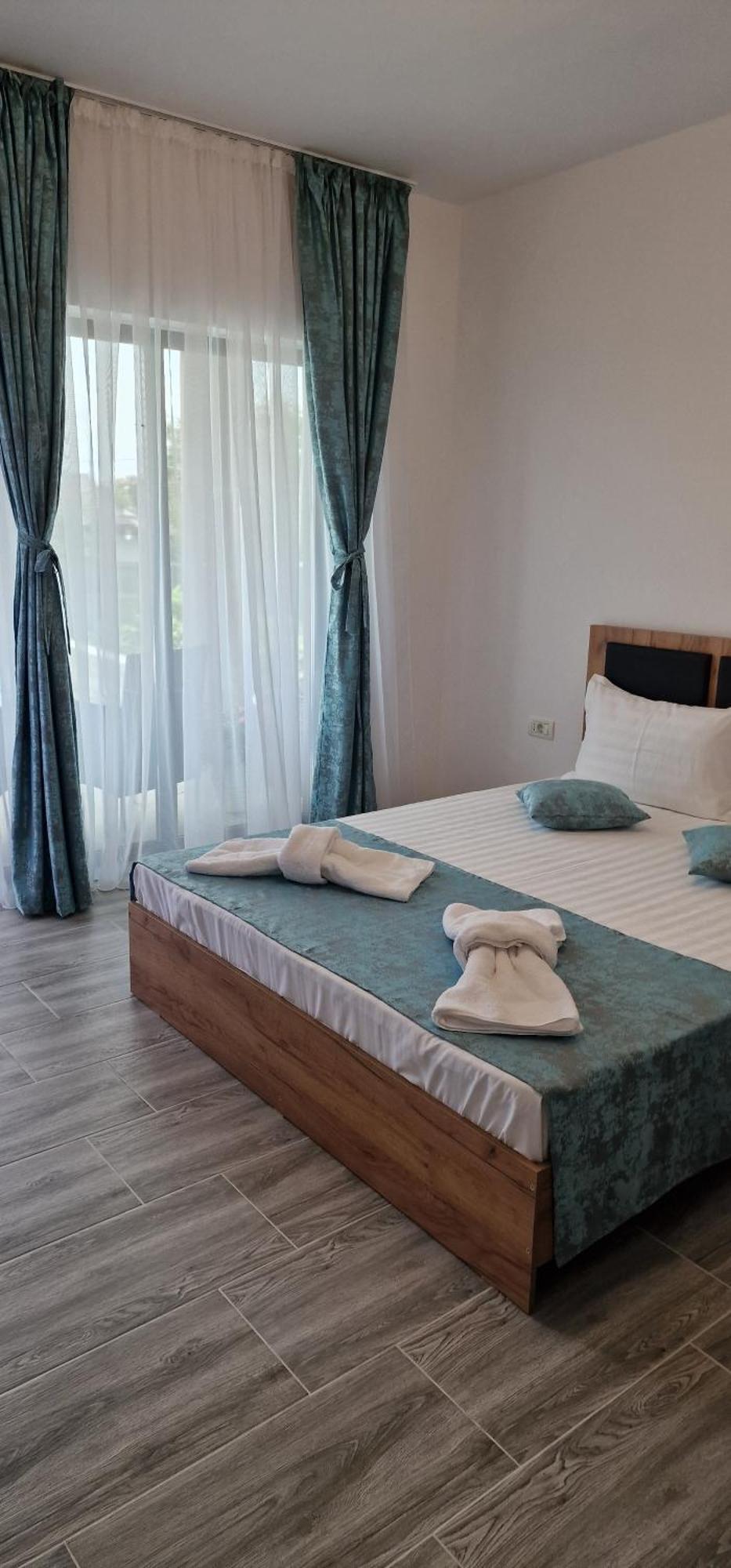 Villa Eliada Тузла Екстериор снимка